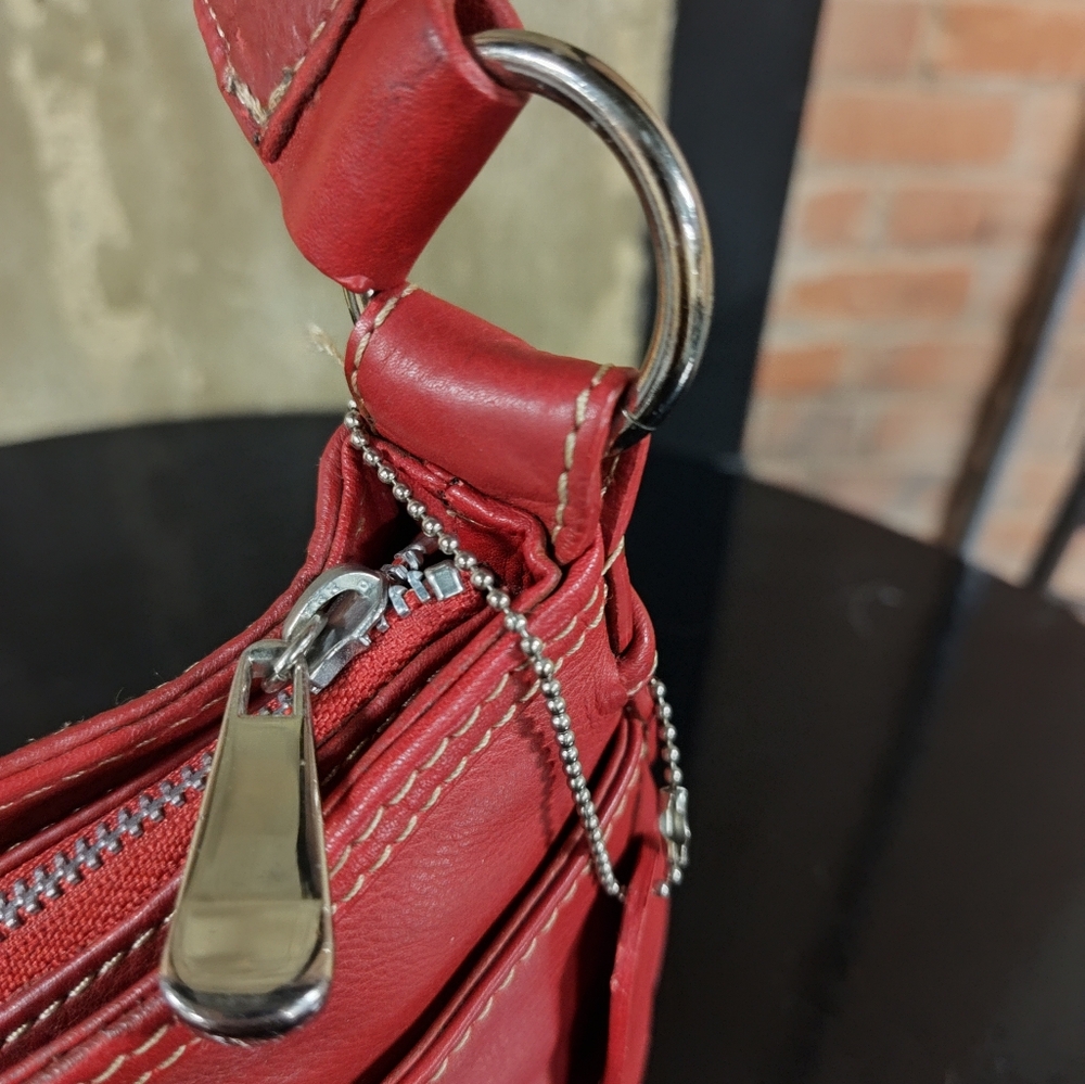 Liz & Co. | Classic Leather Shoulder Bag - Picture 6 of 8